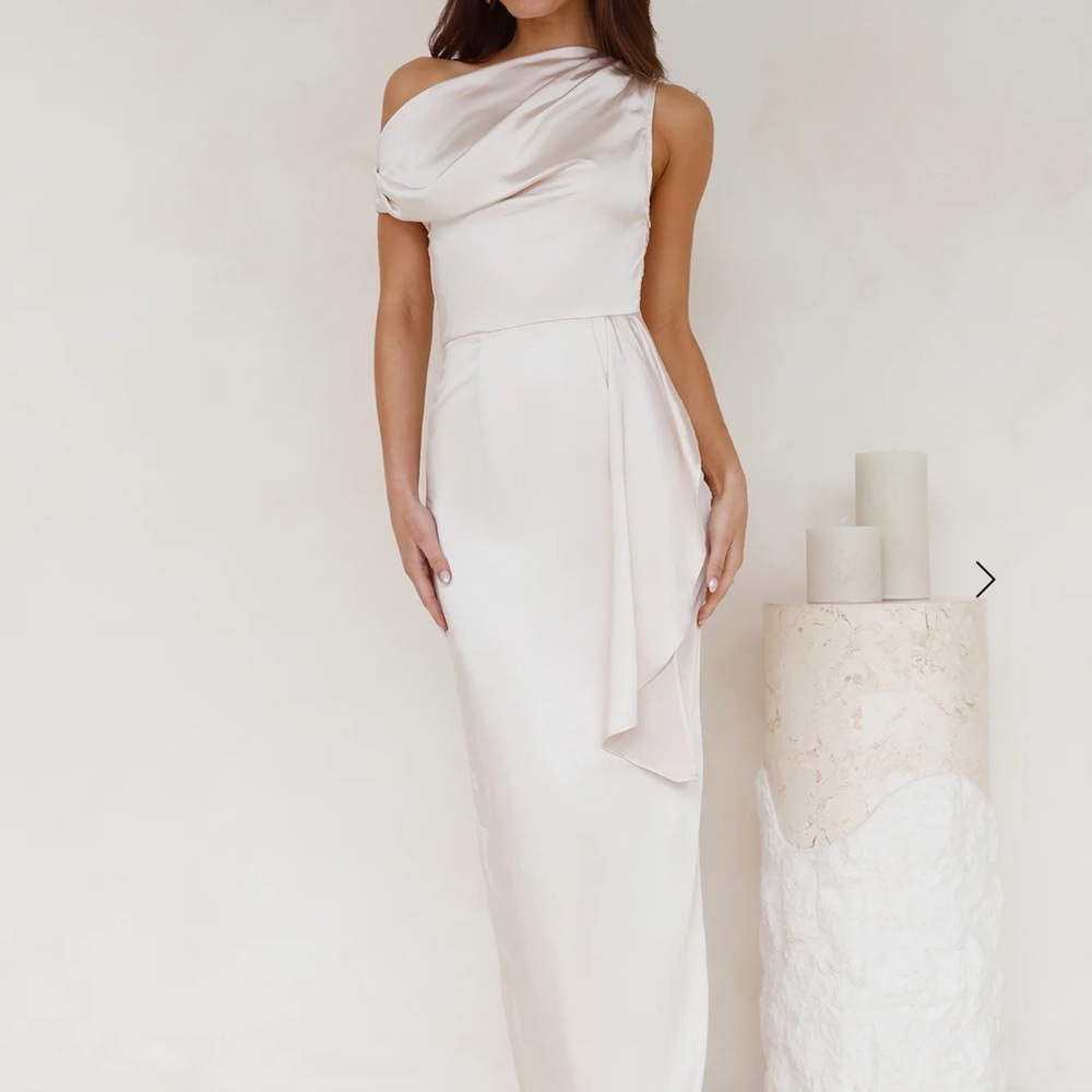 Elegant Cream One-Shoulder Dress